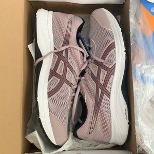 New ASICS Gel Contend 6 shoes, size 11